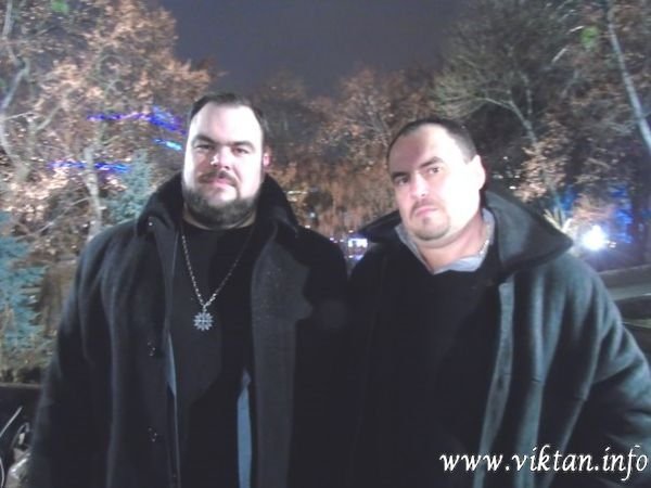 Виктан (Я) с коллегой Сергеем Кобзарем.