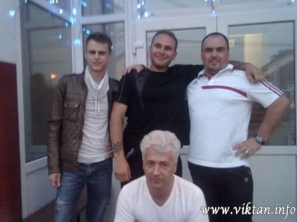 Артем Супрун, Евгений Медовщиков, по центру сидя Сергей Провазен.
